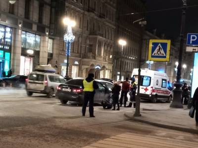 В центре Петербурга таксист сбил пешехода и «кричал громче сбитого» - abnews.ru - Санкт-Петербург