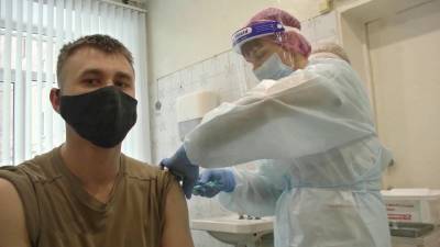 В российских регионах продолжается вакцинация от коронавируса - 1tv.ru - Санкт-Петербург - Пермь