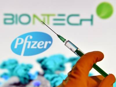 Вакцина Pfizer не появится в России в 2021 году - sobesednik.ru - Россия