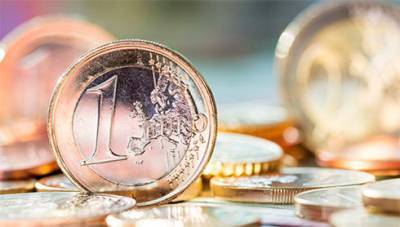 Евро дорожает к доллару 12 января после нескольких дней снижения - bin.ua - Украина - Сша