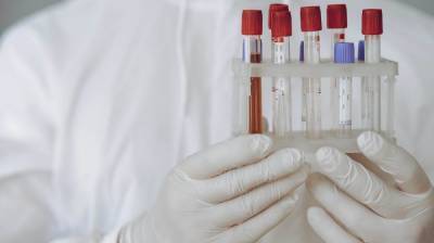 В России у женщины обнаружили 18 новых мутаций коронавируса - vestivrn.ru - Россия - Дания