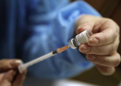 Pfizer может зарегистрировать вакцину от коронавируса в России - m24.ru - Россия