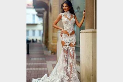 Прозрачное платье невесты с открытыми бедрами и животом возмутило покупателей - lenta.ru