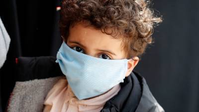 Британский штамм коронавируса вызывает необычные симптомы у детей - vesti.ru