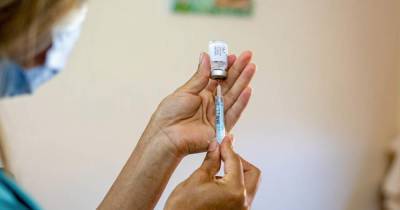 Частные клиники присоединятся к массовой вакцинации от COVID - ren.tv - Москва