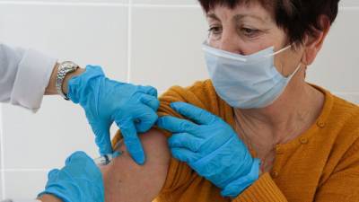 Михаил Мурашко - Минздрав РФ отметил высокий спрос на вакцинацию от COVID-19 среди пожилых - nation-news.ru - Россия