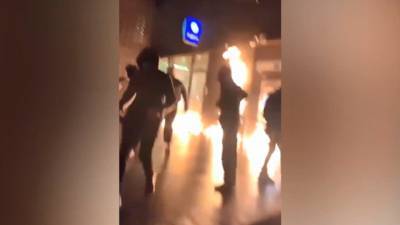 Беспорядки в Брюсселе: протестующие подожгли полицейский участок - vesti.ru - Бельгия - Брюссель - Brussels