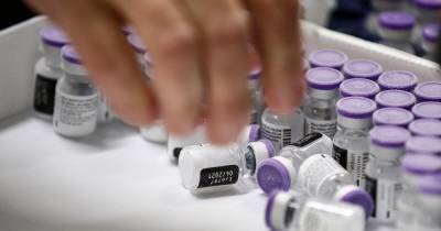 Частным клиникам РФ запретили использовать вакцину Pfizer - ren.tv - Россия - Сколково