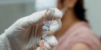 Фахреттин Коджа - В Турции начали вакцинацию от коронавируса китайским препаратом, чья эффективность вызывает сомнения — фоторепортаж - nv.ua - Франция - Турция - Украина - Китай