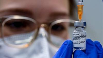 Частным клиникам в России запретили использовать вакцину Pfizer - 5-tv.ru - Россия
