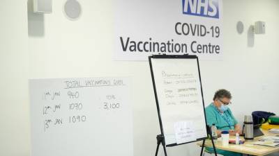 Мэтт Хэнкок - В Британии сделано 3 млн прививок от коронавируса - russian.rt.com - Англия