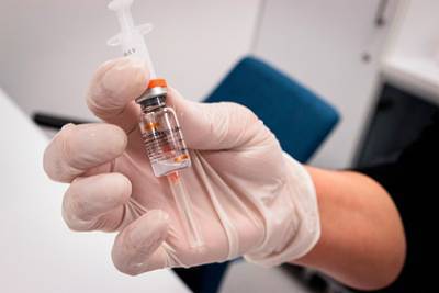 Виктор Ляшко - Украина понадеялась получить в феврале вакцину от коронавируса - lenta.ru - Украина