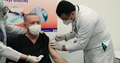 Реджеп Тайип Эрдоган - Президент Турции вакцинировался от Сovid-19 и показал откровенные фото из процедурной - focus.ua - Турция - Анкара