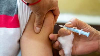 Ученые предложили заражать добровольцев COVID-19 для испытания вакцин - nation-news.ru