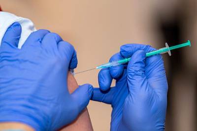 В Германии умерли 10 человек после прививки от коронавируса - lenta.ru - Германия