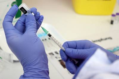 Во Франции обнаружили новые побочные эффекты от вакцины Pfizer - lenta.ru - Франция