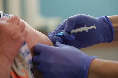 На ММК бесплантную вакционацию работников от гриппа продлили до марта - znak.com - Россия