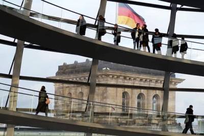 Ангела Меркель - В Германии из-за новых ограничений может прекратить работу общественный транспорт - cursorinfo.co.il - Германия