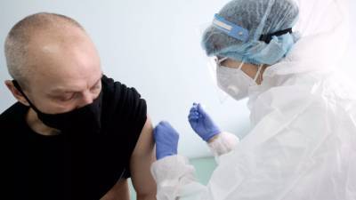 Михаил Мурашко - Мурашко призвал вакцинированных россиян продолжать носить маски - russian.rt.com