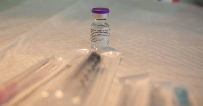 Израильская клиника в Москве прервала переговоры с Pfizer по вакцине - ren.tv - Москва - Израиль - Сколково