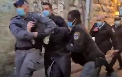 В Иерусалиме ортодоксы закидали полицию камнями - korrespondent.net - Израиль - Иерусалим