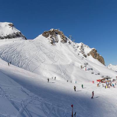 Италия продлила до 15 февраля запрет на катание на горных лыжах в других странах Европы - radiomayak.ru - Италия
