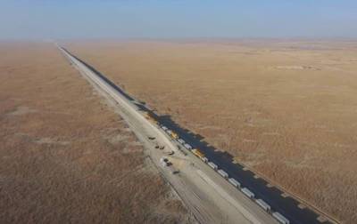 В Китае строят железную дорогу через пустыню (ВИДЕО) - cursorinfo.co.il - Китай - район Синьцзян-Уйгурский