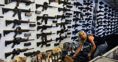 Страх и нестабильность в США увеличили продажи огнестрельного оружия на 60% - focus.ua - Сша - Торговля