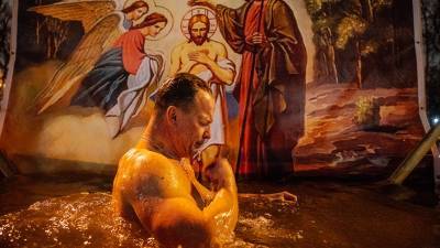 Виталий Милонов - Милонов усомнился в приобретении духовного опыта на крещенских купаниях - gazeta.ru