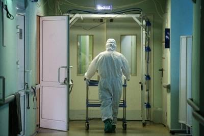 В России умерли рекордные 590 пациентов с коронавирусом за сутки - lenta.ru - Россия - Санкт-Петербург - Москва