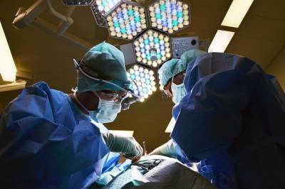 Французские медики провели первую в мире операцию по пересадке рук и плеч - cursorinfo.co.il - Франция - Исландия