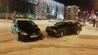 Двое детей пострадали в аварии в Екатеринбурге (ФОТО) - newdaynews.ru - Екатеринбург