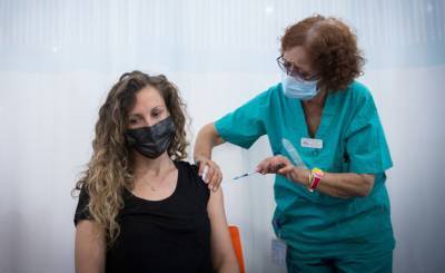 Крупные очереди возникли в центрах вакцинации по всему Израилю - nashe.orbita.co.il - Израиль - Тель-Авив
