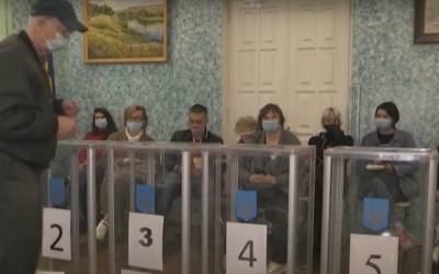 В Броварах, Борисполе и Новгороде-Северском проходят выборы мэров, что известно о нарушениях - ukrainianwall.com - Украина - Борисполь - Северск