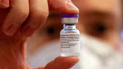 Pfizer уличили в давлении на регулятор ЕС при утверждении вакцины - iz.ru - Израиль