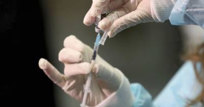 Более 38 миллионов людей на планете вакцинировались от коронавируса, а украинцам пока только обещают - tsn.ua - Украина - Италия - Израиль