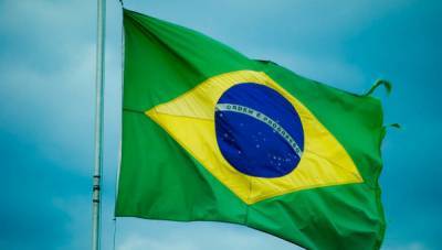 Власти Бразилии разрешили применять против COVID-19 британскую вакцину от AstraZeneca - hubs.ua - Украина - Китай - Бразилия