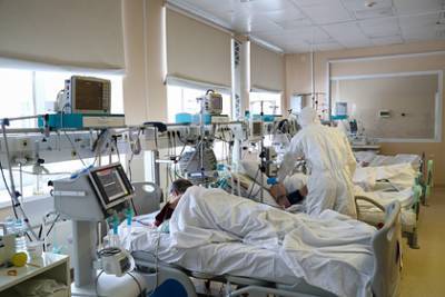 В России за сутки умер 471 пациент с коронавирусом - lenta.ru - Россия