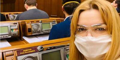Елена Мошенец - Нардеп от Слуги народа назвала коронавирус «биологическим оружием» - nv.ua - Украина
