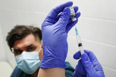 Названы противопоказания для вакцинации "ЭпиВакКороной" - tvc.ru
