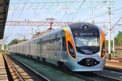 Железнодорожные поездки снова подорожают: на сколько вырастет стоимость - newsone.ua - Украина