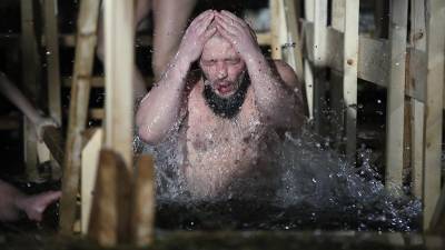 Борис Менделевич - Депутат назвал способы согревания после купаний в Крещение вместо алкоголя - iz.ru - Израиль