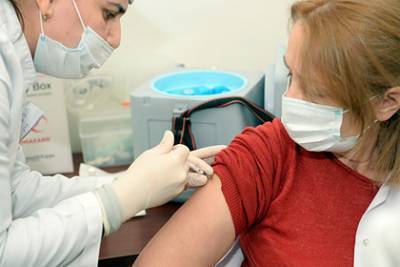 В Азербайджане началась вакцинация от коронавируса - lenta.ru - Китай - Азербайджан
