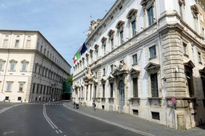 Джузеппе Конт - Итальянский премьер-министр попросил поддержки в парламенте - aif.ru - Италия