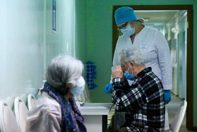 В Подмосковье 91-летнего мужчину привили от коронавируса - lenta.ru - Московская обл.