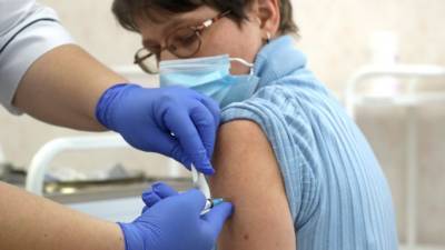 Елена Ширяева - В очередь за прививкой: в России набирает обороты массовая вакцинация от COVID-19 - mir24.tv - Россия