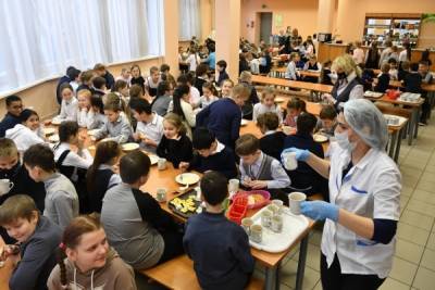 В Минпросвещения назвали ситуацию с коронавирусом в школах стабильной - govoritmoskva.ru - Россия