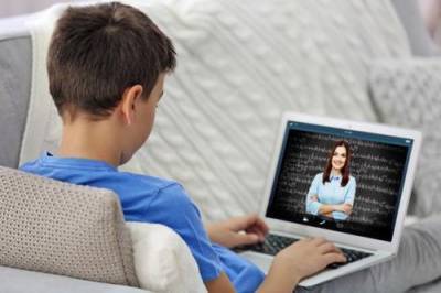 Анастасия Ракова - Для московских выпускников запустили цикл образовательных программ - argumenti.ru