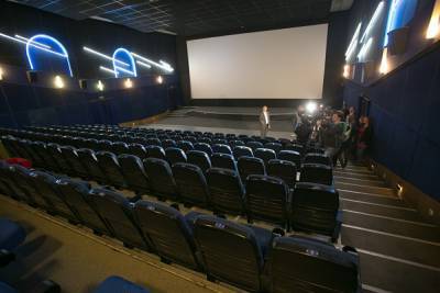 В кинотеатрах Кургана нарушают антиковидные меры - znak.com