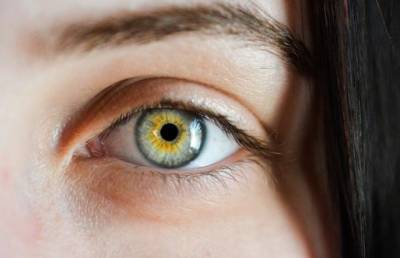 Ученые назвали три «глазных» симптома COVID-19 - ont.by - Англия